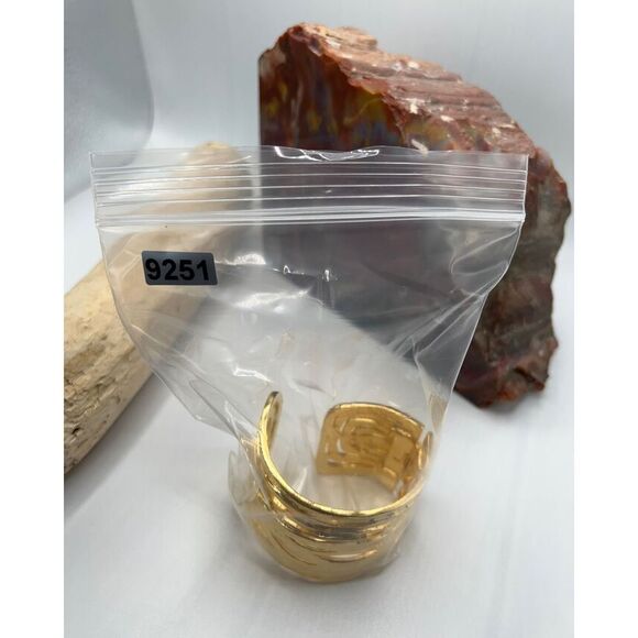 Kenneth Jay Lane Metallic Satin 22k Goldplated Wavy Cutout Wide Cuff - Picture 11 of 11